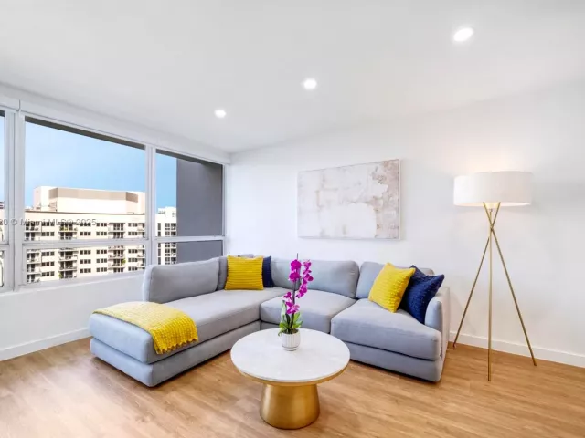 1-bedroom condo for sale in Miami Beach - 1500 Bay Rd 1558S - MondialRealty