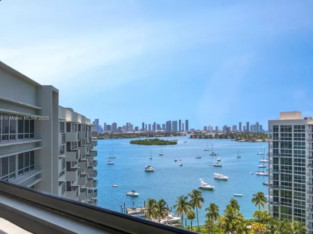 1-bedroom condo for sale in Miami Beach - 1500 Bay Rd 1558S - MondialRealty