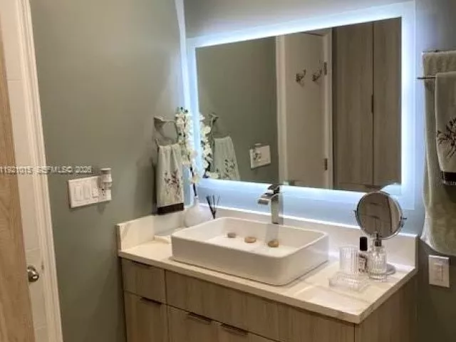 Home for rent at 428 N Crescent Dr - photo 7448774