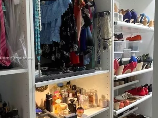 Home for rent at 428 N Crescent Dr - photo 7448776