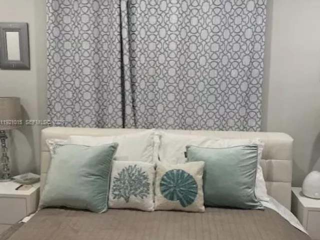 Home for rent at 428 N Crescent Dr - photo 7448777