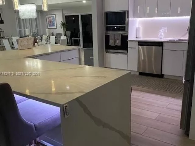 Home for rent at 428 N Crescent Dr - photo 7448766