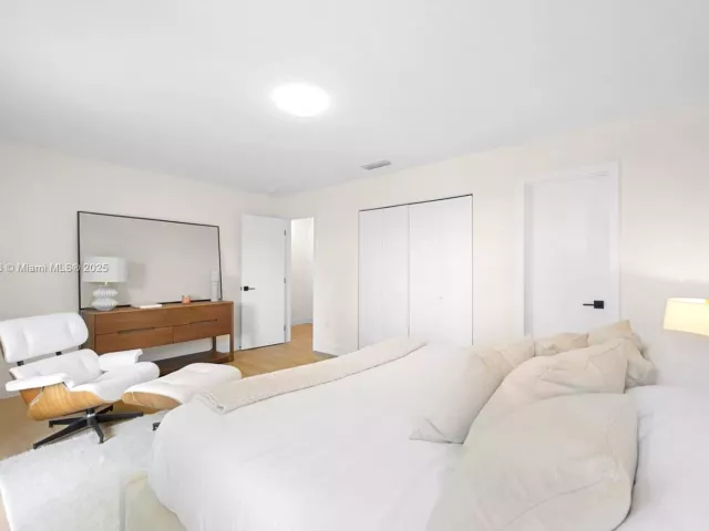 Home for sale at 7994 Crespi Blvd - photo 6835268