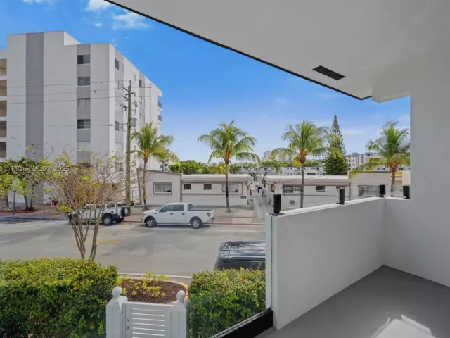 Home for sale at 7994 Crespi Blvd - photo 6835267