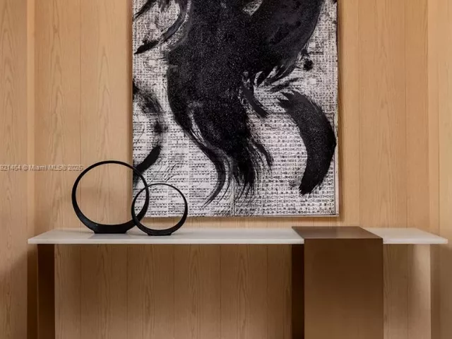 4-bedroom condo for sale in Surfside - 8955 Collins Ave 402 - MondialRealty