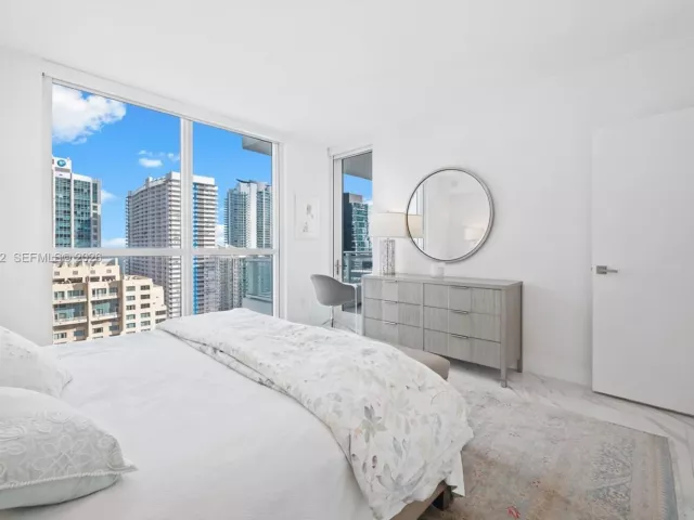 1-bedroom condo for rent in Miami - 1080 Brickell Ave 2506 - MondialRealty