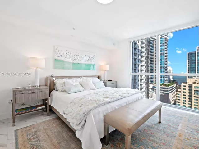 1-bedroom condo for rent in Miami - 1080 Brickell Ave 2506 - MondialRealty