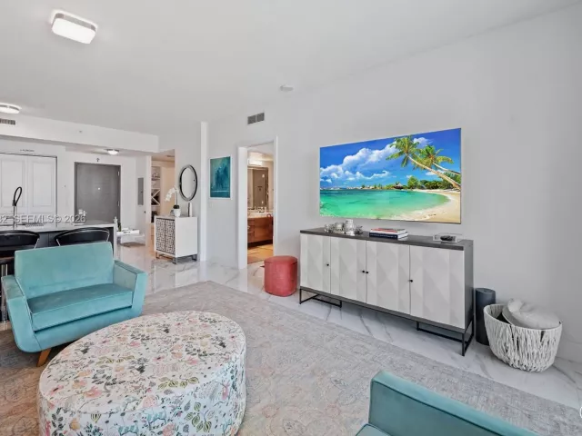 1-bedroom condo for rent in Miami - 1080 Brickell Ave 2506 - MondialRealty