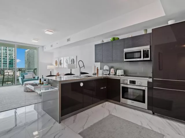 1-bedroom condo for rent in Miami - 1080 Brickell Ave 2506 - MondialRealty