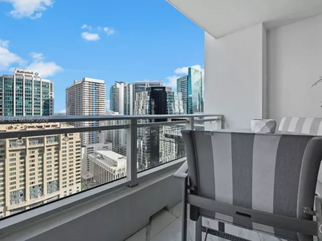 1-bedroom condo for rent in Miami - 1080 Brickell Ave 2506 - MondialRealty