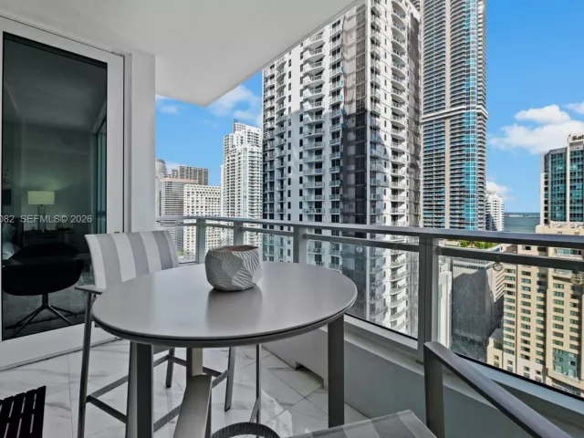 1-bedroom condo for rent in Miami - 1080 Brickell Ave 2506 - MondialRealty