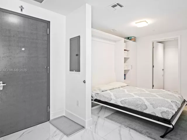 1-bedroom condo for rent in Miami - 1080 Brickell Ave 2506 - MondialRealty
