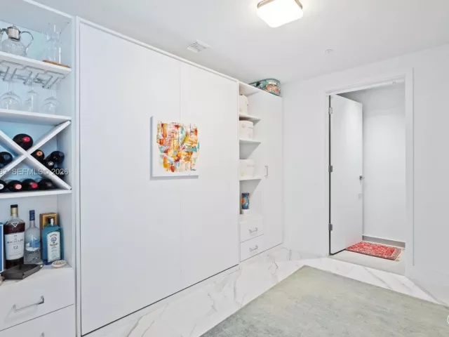 1-bedroom condo for rent in Miami - 1080 Brickell Ave 2506 - MondialRealty