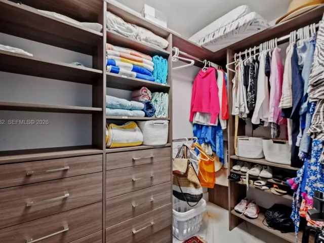 1-bedroom condo for rent in Miami - 1080 Brickell Ave 2506 - MondialRealty