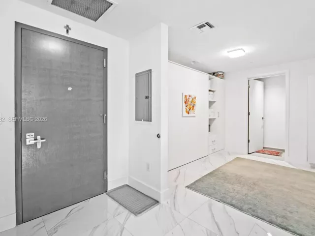 1-bedroom condo for rent in Miami - 1080 Brickell Ave 2506 - MondialRealty