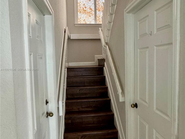 3-bedroom home for sale in Homestead - 3121 SE 2nd Dr - MondialRealty