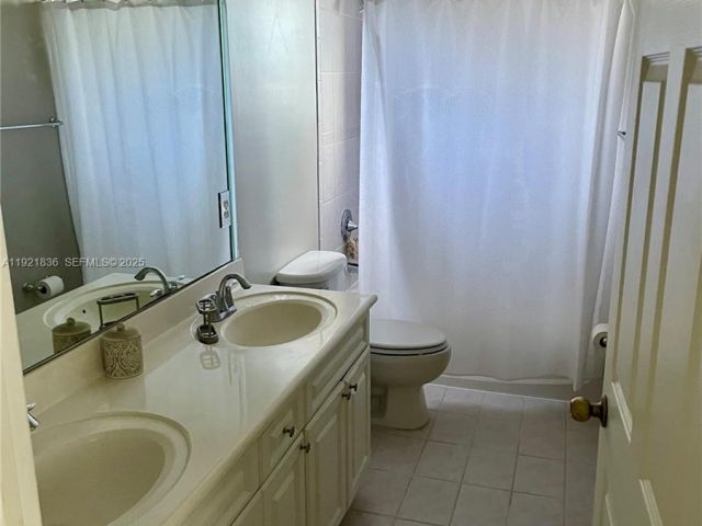 3-bedroom home for sale in Homestead - 3121 SE 2nd Dr - MondialRealty