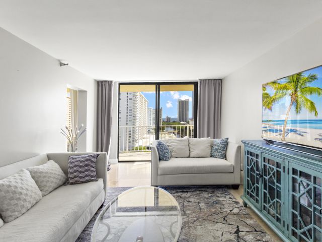 Apartment for rent  Unit #1417 - photo 6864893