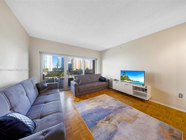 Apartment for rent  Unit #5M - photo 7442990