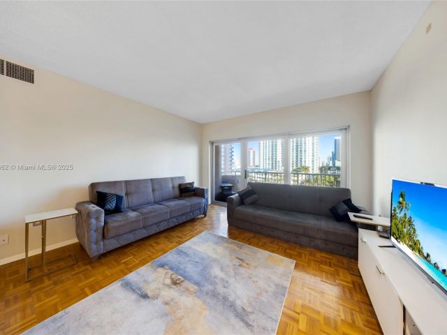 Apartment for rent  Unit #5M - photo 7442994