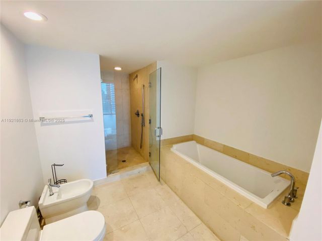 Apartment for sale  Unit #3715 - photo 6837042