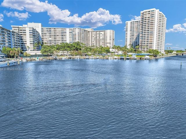 1-bedroom condo for sale in Hallandale Beach - 2500 Parkview Dr 2411 - MondialRealty