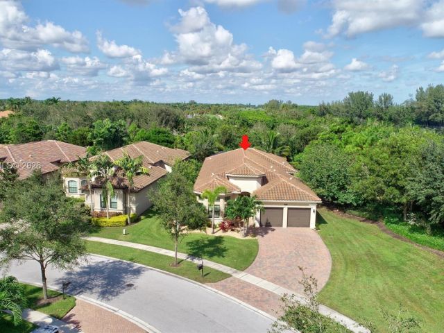 Home for sale at 8181 Banpo Bridge Way - photo 6841519