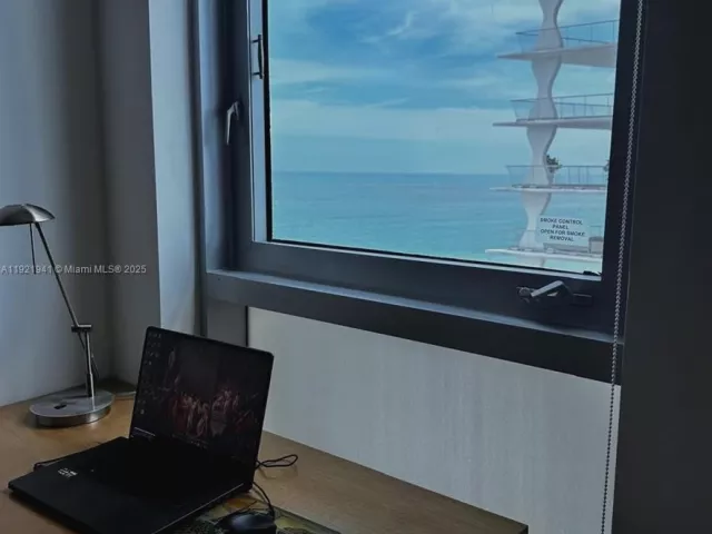 4-bedroom condo for rent in Sunny Isles Beach - 17001 Collins Ave 2601 - MondialRealty