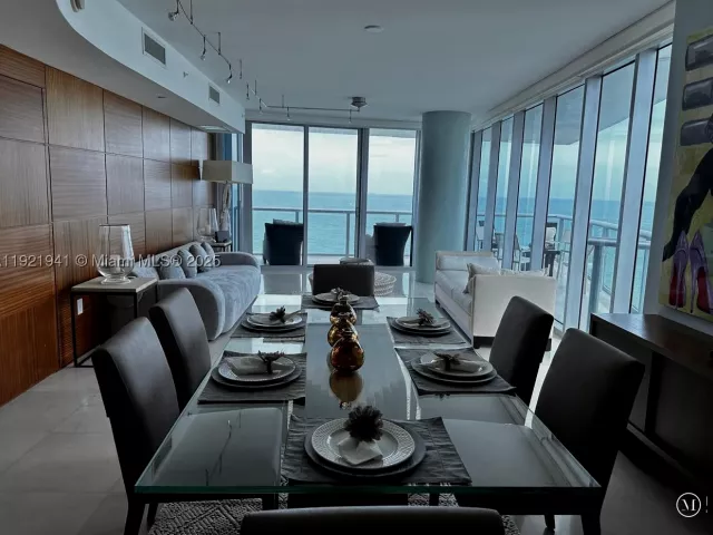 4-bedroom condo for rent in Sunny Isles Beach - 17001 Collins Ave 2601 - MondialRealty