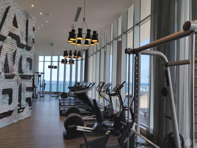 2-bedroom condo for sale in Hollywood - 4111 S Ocean Dr 1506 - MondialRealty