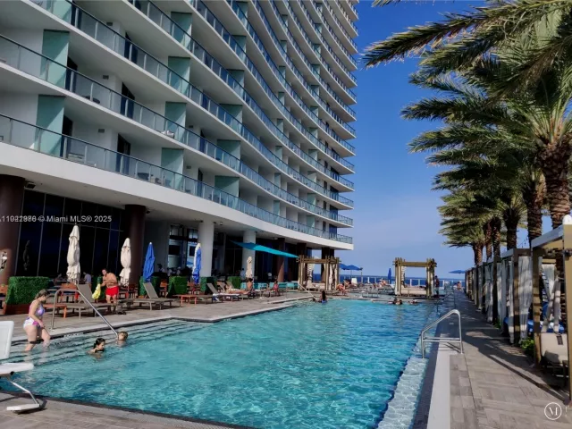 2-bedroom condo for sale in Hollywood - 4111 S Ocean Dr 1506 - MondialRealty