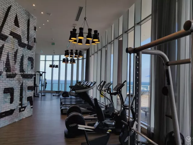 2-bedroom condo for sale in Hollywood - 4111 S Ocean Dr 1506 - MondialRealty