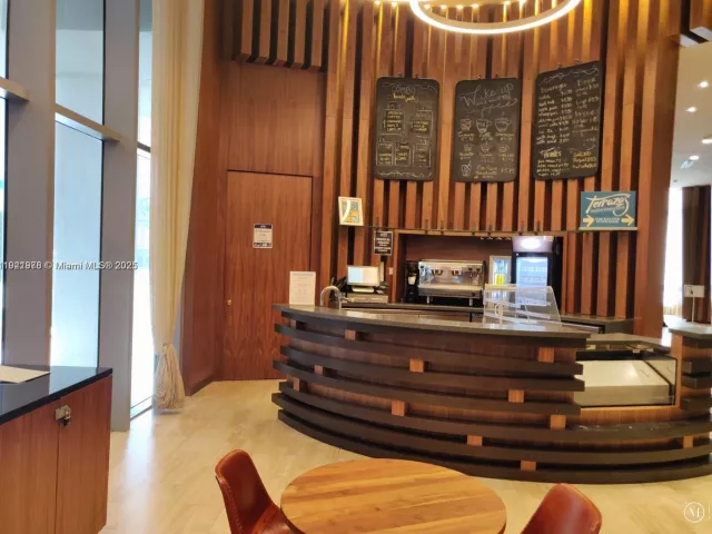 2-bedroom condo for sale in Hollywood - 4111 S Ocean Dr 1506 - MondialRealty