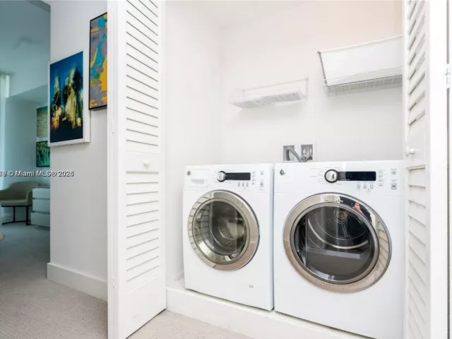 2-bedroom condo for sale in Hollywood - 4111 S Ocean Dr 1506 - MondialRealty