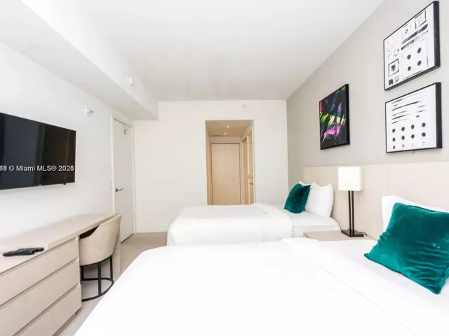 2-bedroom condo for sale in Hollywood - 4111 S Ocean Dr 1506 - MondialRealty