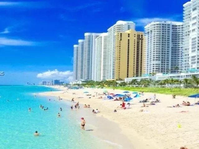 3-bedroom condo for sale in Sunny Isles Beach - 16400 Collins Ave 1246 - MondialRealty