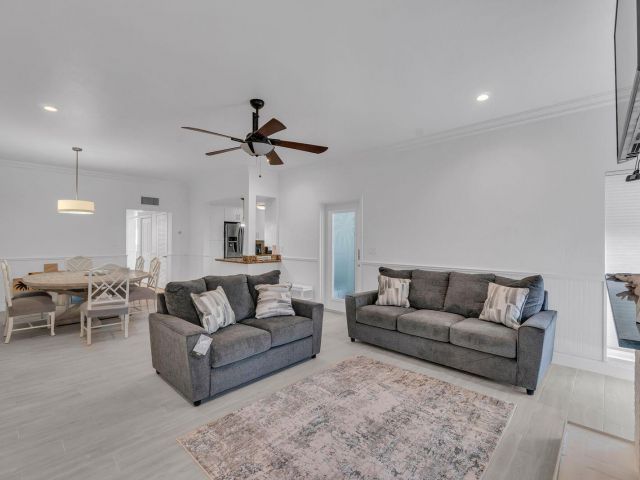 Home for rent at 530 NE 17th Street - photo 6850060