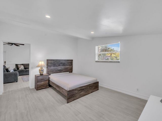 Home for rent at 530 NE 17th Street - photo 6850063