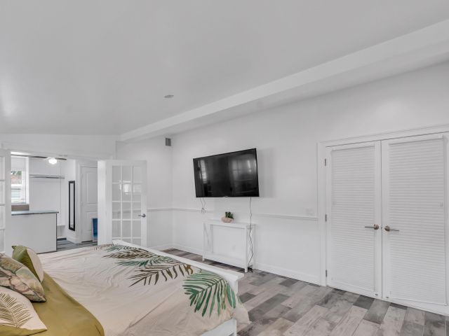 Home for rent at 530 NE 17th Street - photo 6850065