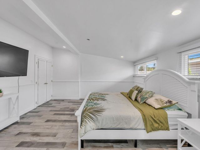 Home for rent at 530 NE 17th Street - photo 6850069