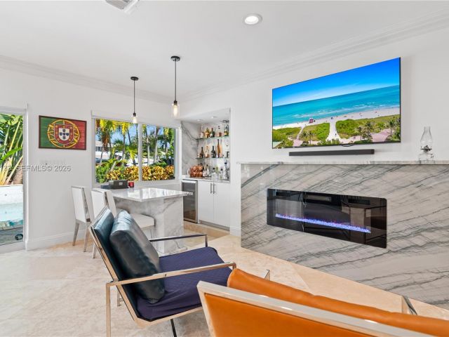 4-bedroom home for sale in Fort Lauderdale - 2839 NE 35th St - MondialRealty