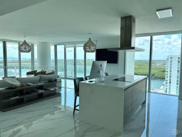 3-bedroom condo for rent in Sunny Isles Beach - 330 Sunny Isles Blvd 5-2002 - MondialRealty