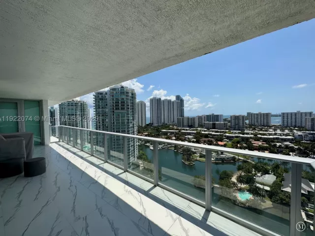 3-bedroom condo for rent in Sunny Isles Beach - 330 Sunny Isles Blvd 5-2002 - MondialRealty
