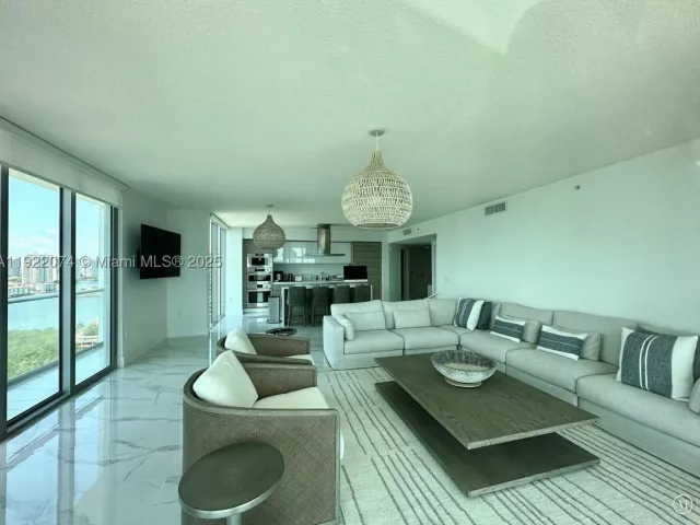 3-bedroom condo for rent in Sunny Isles Beach - 330 Sunny Isles Blvd 5-2002 - MondialRealty