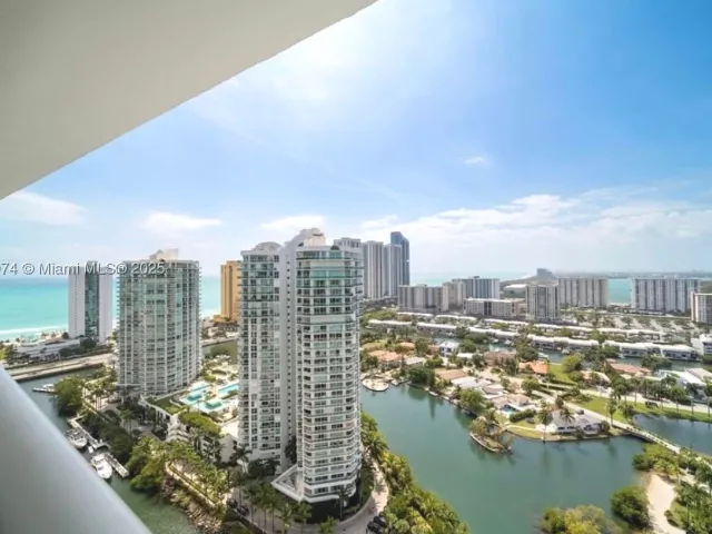 3-bedroom condo for rent in Sunny Isles Beach - 330 Sunny Isles Blvd 5-2002 - MondialRealty