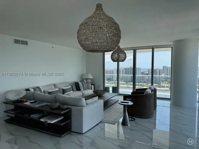 3-bedroom condo for rent in Sunny Isles Beach - 330 Sunny Isles Blvd 5-2002 - MondialRealty