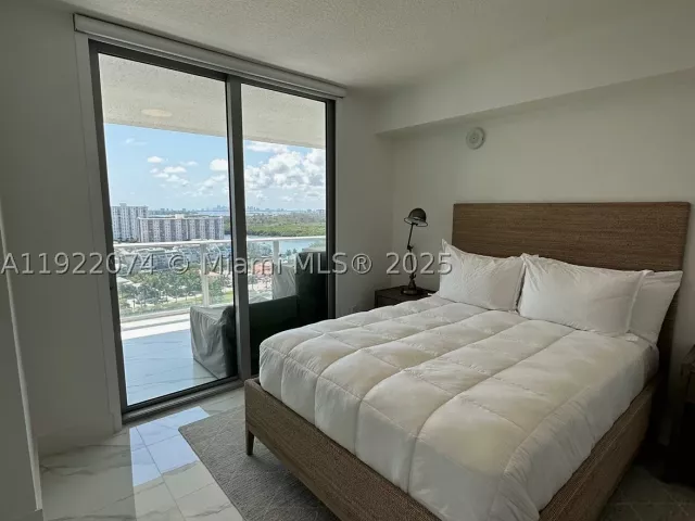 3-bedroom condo for rent in Sunny Isles Beach - 330 Sunny Isles Blvd 5-2002 - MondialRealty