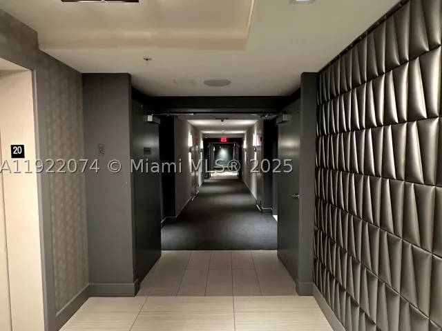 3-bedroom condo for rent in Sunny Isles Beach - 330 Sunny Isles Blvd 5-2002 - MondialRealty