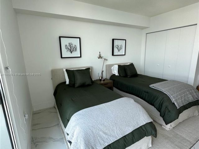 Apartment for rent  Unit #5-2002 - photo 6838811