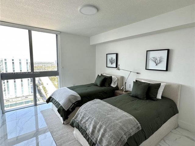 Apartment for rent  Unit #5-2002 - photo 6838812